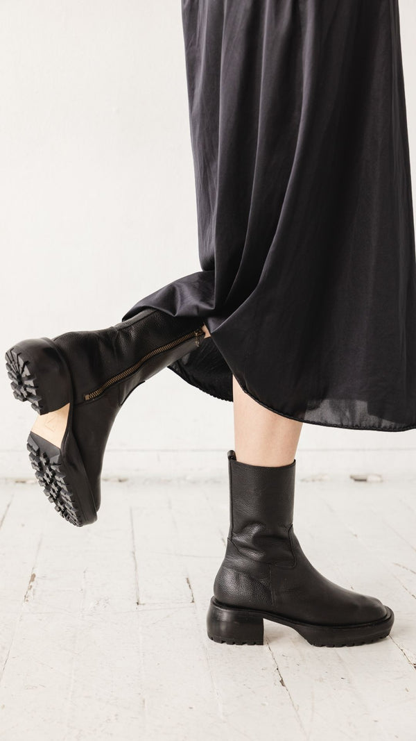 camp boot mid calf chunky lug sole modern combat black tumbled leather 90's