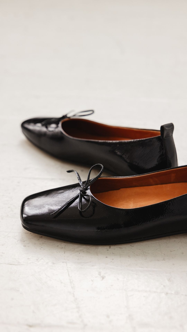 demi ballet black patent leather square toe comfy ballet flat details