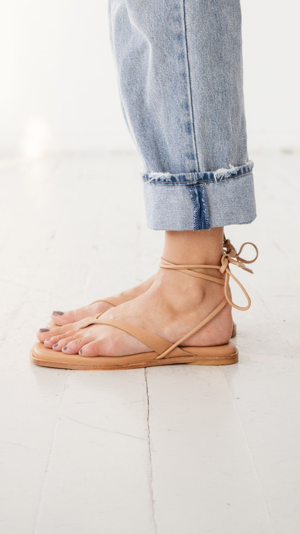 isla minimal leather thong flop flop sandal padded tan nude side view