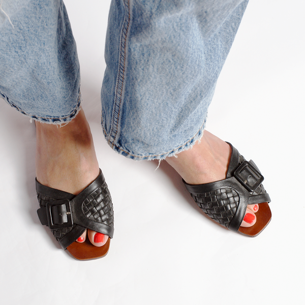 The Buckle Slide [Black] *FINAL SALE*