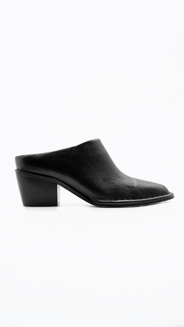 The Canyon Clog [Black]