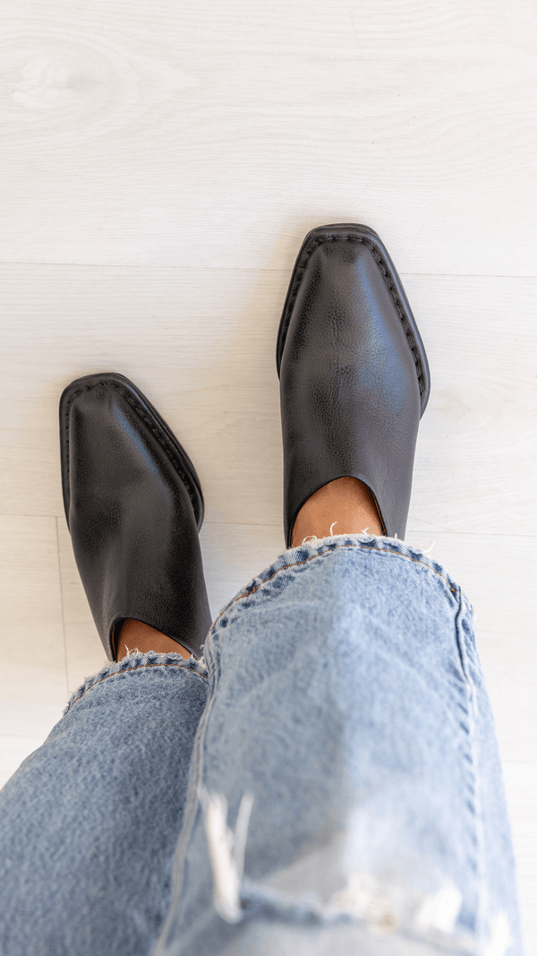 The Canyon Clog [Black]