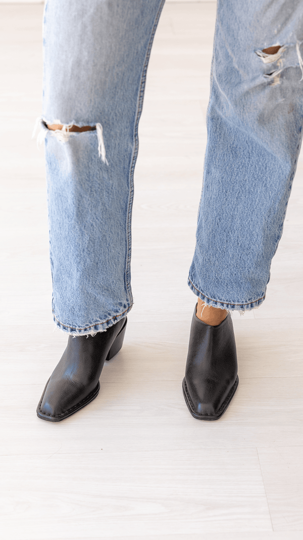 The Canyon Clog [Black]
