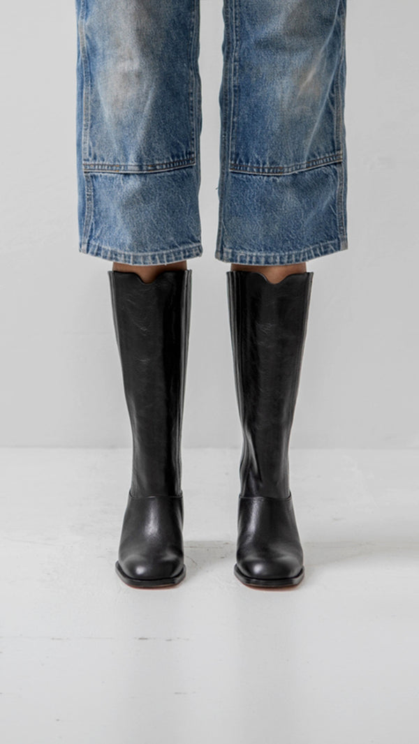The Calf Boot [Black]