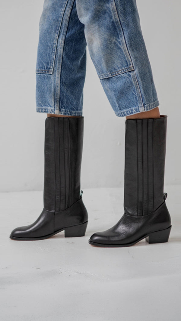 The Calf Boot [Black]
