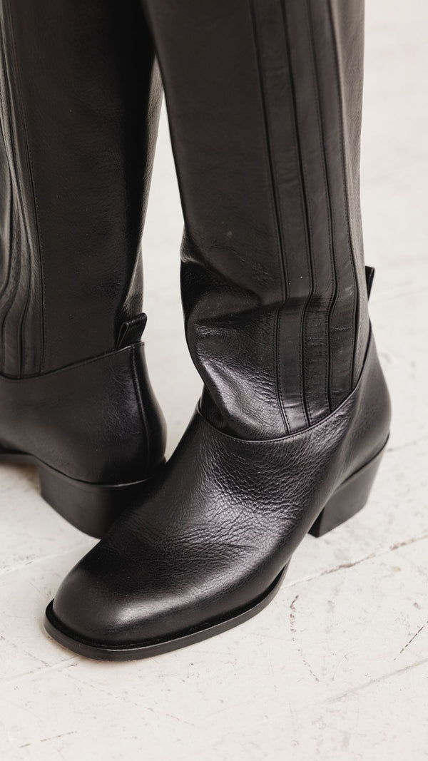 The Calf Boot [Black]
