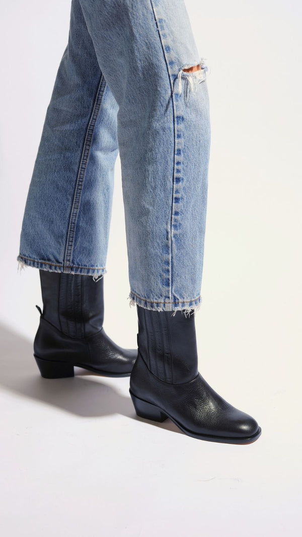 The Calf Boot [Black]