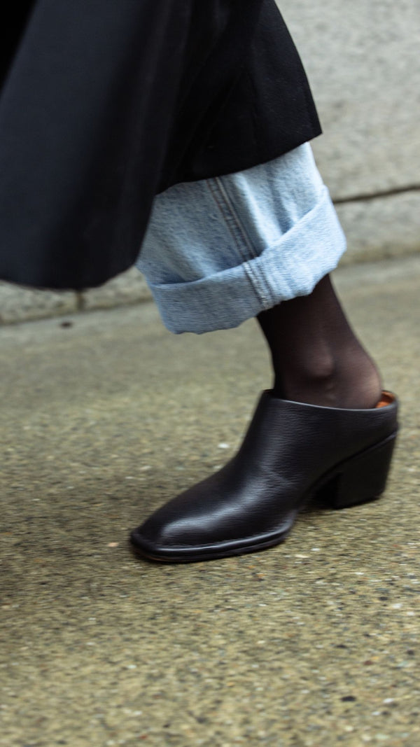 The Canyon Clog [Black]