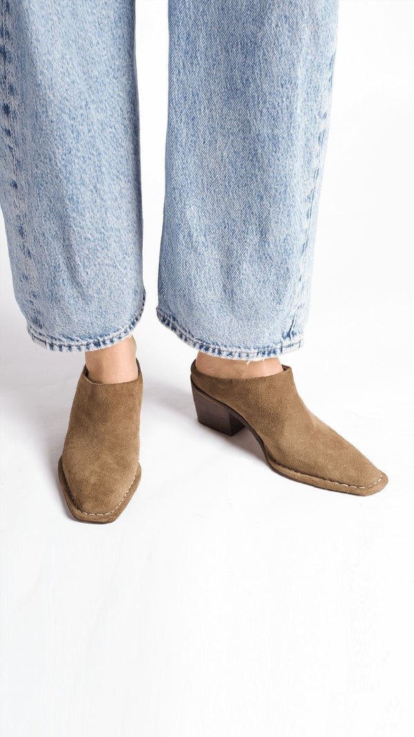 canyon clog western 90s heeled mule clog moss taupe suede leather on the foot
