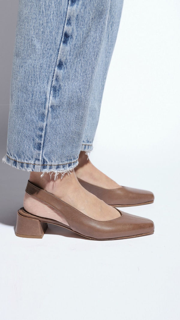 minimalist slingback block heeled pump in cacao leather on the foot