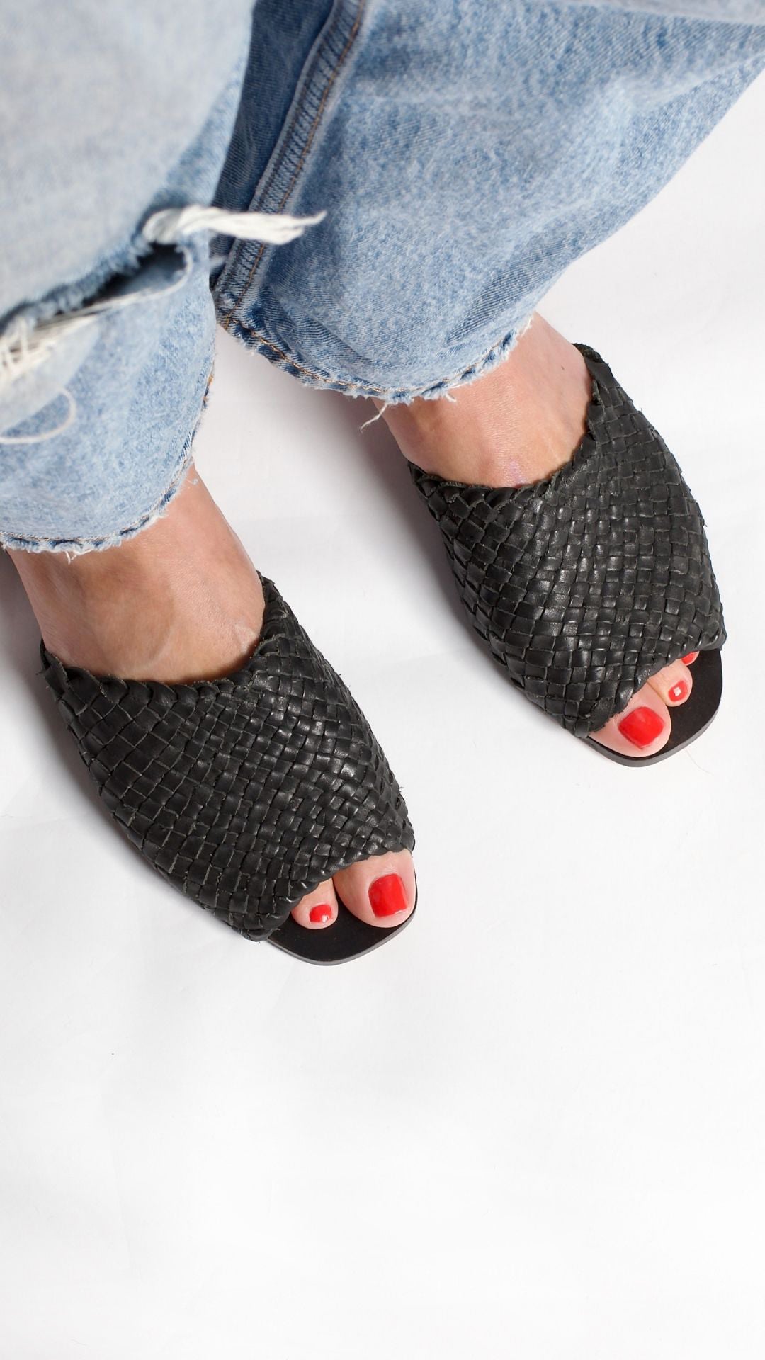 The Woven Slide Umber | Handwoven Leather Slide | EITHER/OR  display picture 1