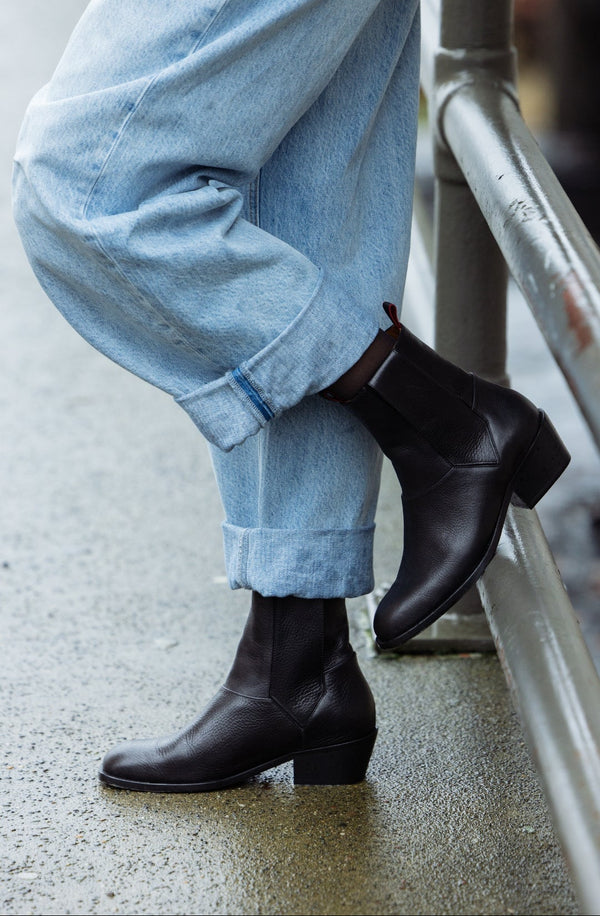 The Chelsea Boot [Black]