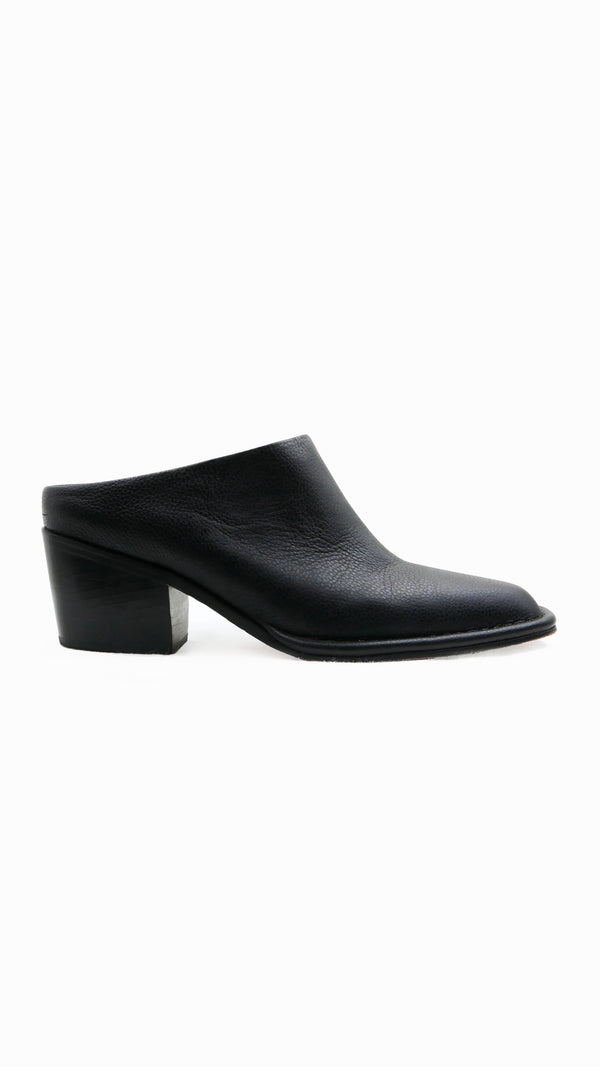 The Canyon Clog [Black]