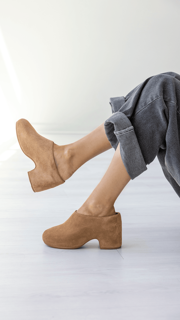 The Terrace Clog [Tobacco Suede]