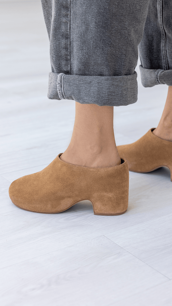 The Terrace Clog [Tobacco Suede]