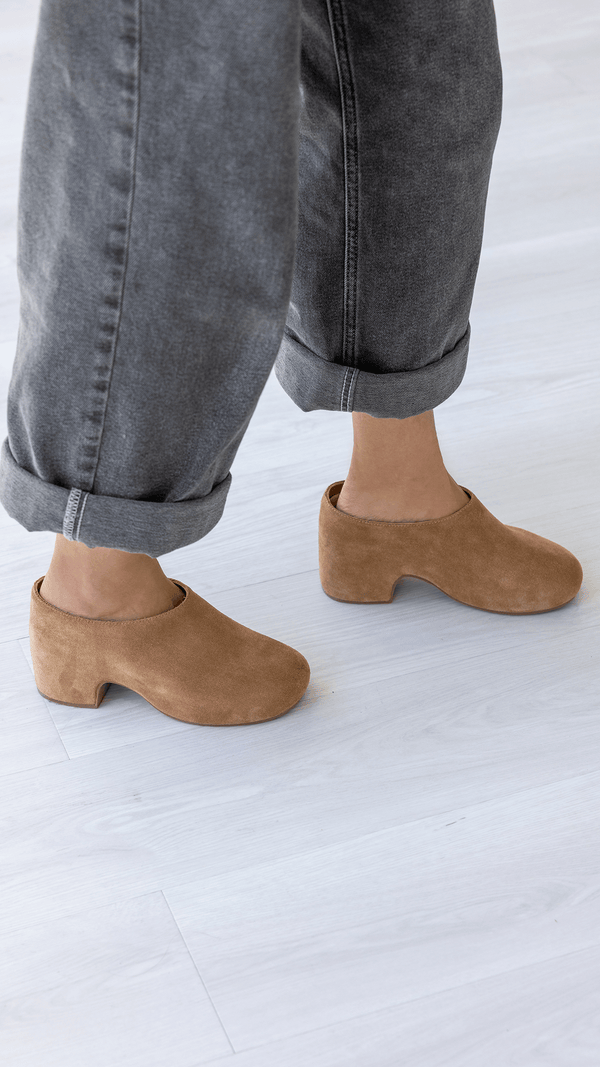 The Terrace Clog [Tobacco Suede]