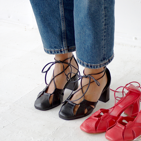 The Demi Lace Up [Black]