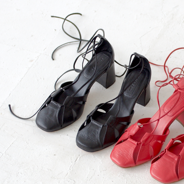 The Demi Lace Up [Black]