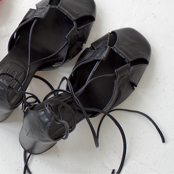 The Demi Lace Up [Black]