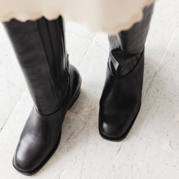 The Calf Boot [Black]