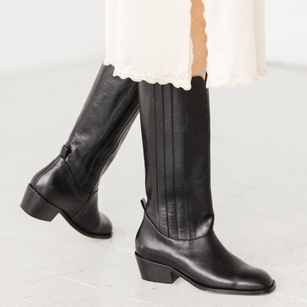 The Calf Boot [Black]