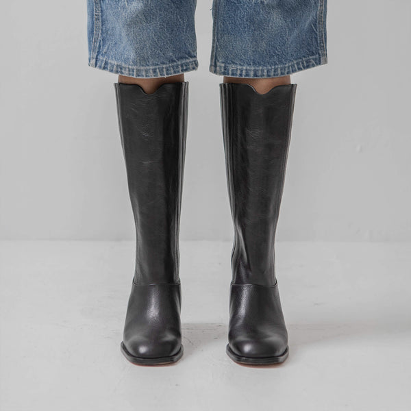 The Calf Boot [Black]