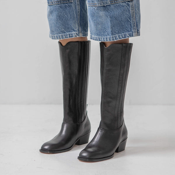 The Calf Boot [Black]