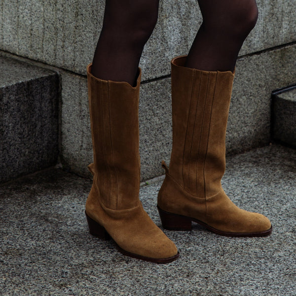 The Calf Boot [Tobacco Suede]