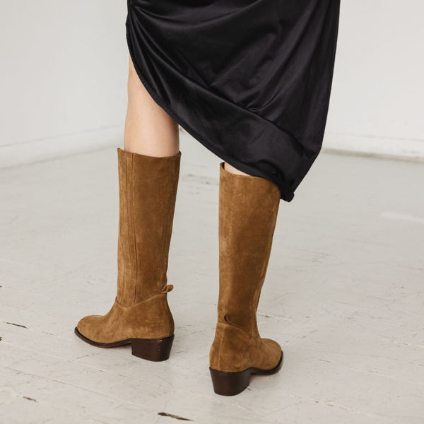 The Calf Boot [Suede]