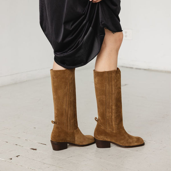 The Calf Boot [Suede]
