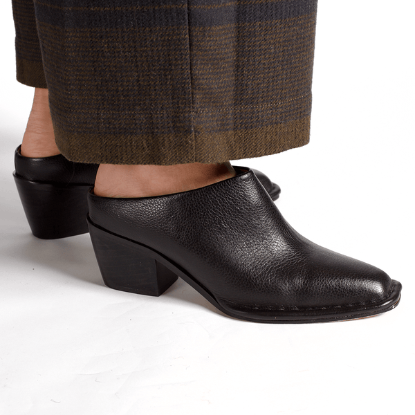 The Canyon Clog [Black]
