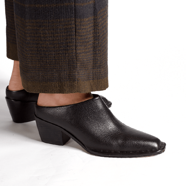 The Canyon Clog [Black]