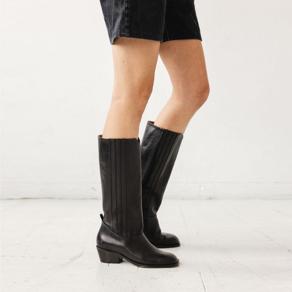 The Calf Boot [Black]