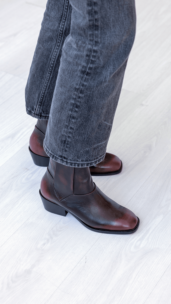The Chelsea Boot [Oxblood]