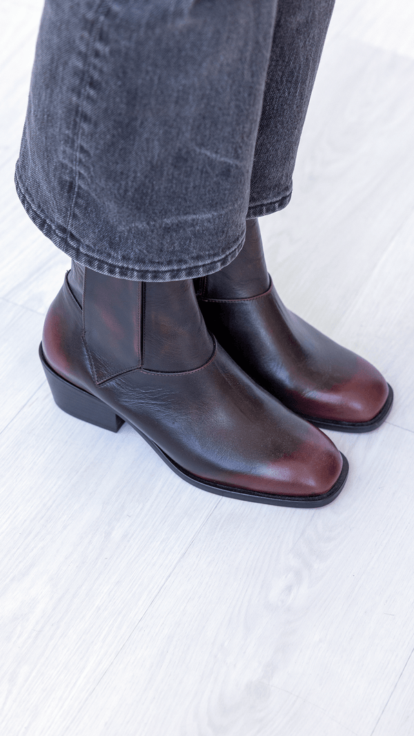 The Chelsea Boot [Oxblood]