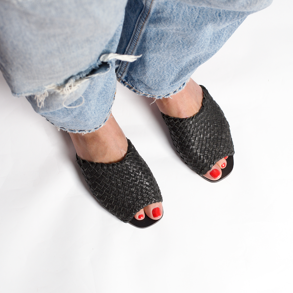 The Woven Slide [Black]