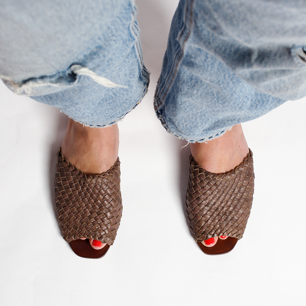 The Woven Slide [Umber]